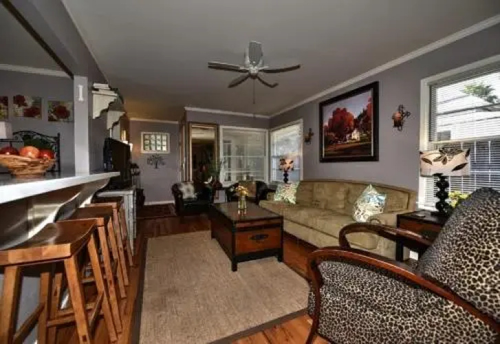 Comal Cottage on Union #291
