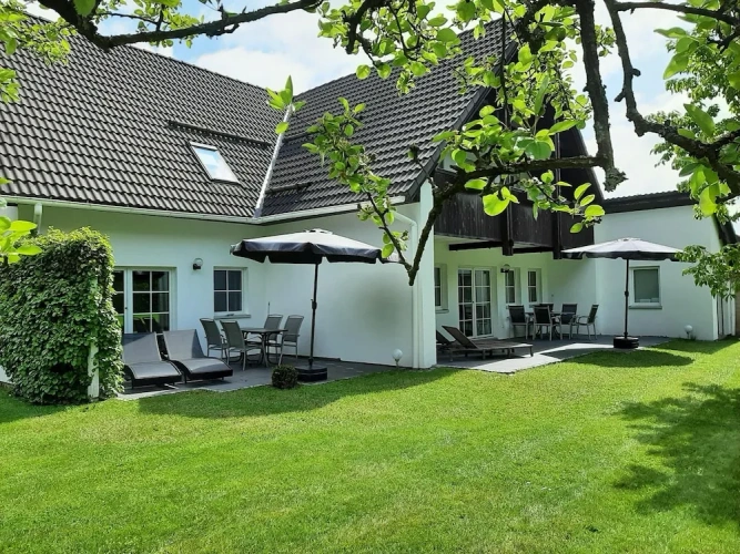 Superior Apartment with balcony and with garden view