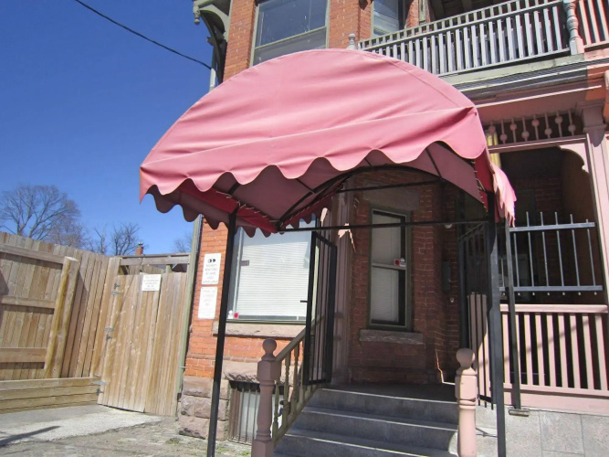 Spadina 11 Guesthouse