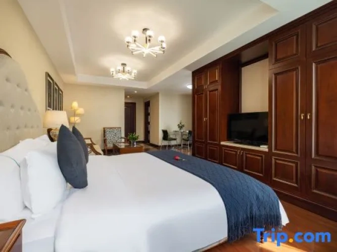 Suite with river view