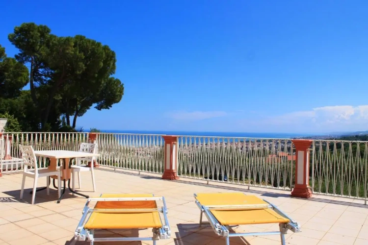 1 Bedroom Suite with view