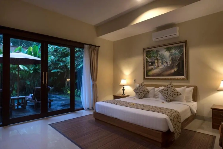 2 Bedrooms Villa