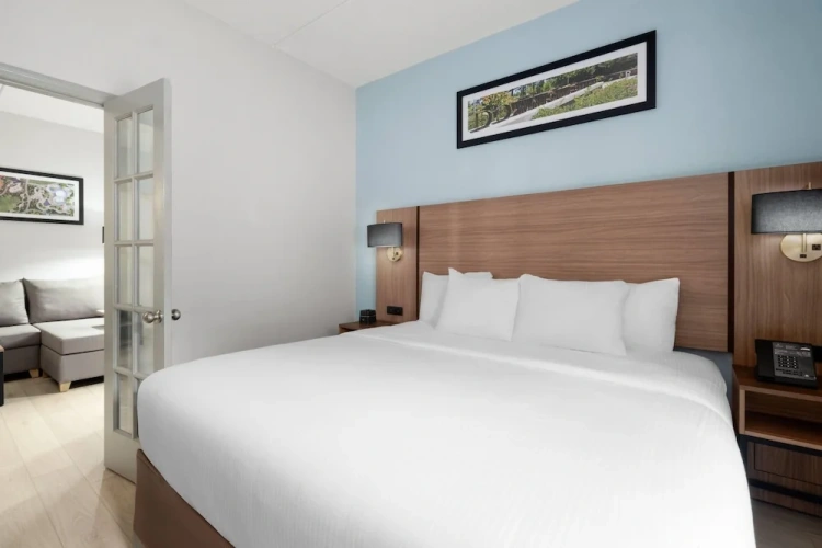 Deluxe Double Suite
