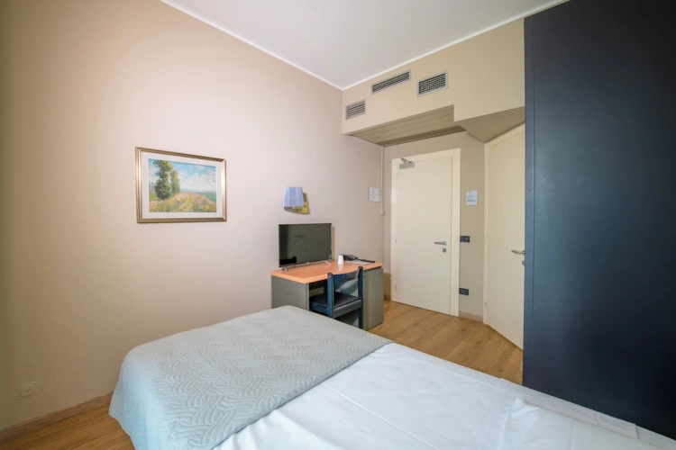 Classic Single room with courtyard view