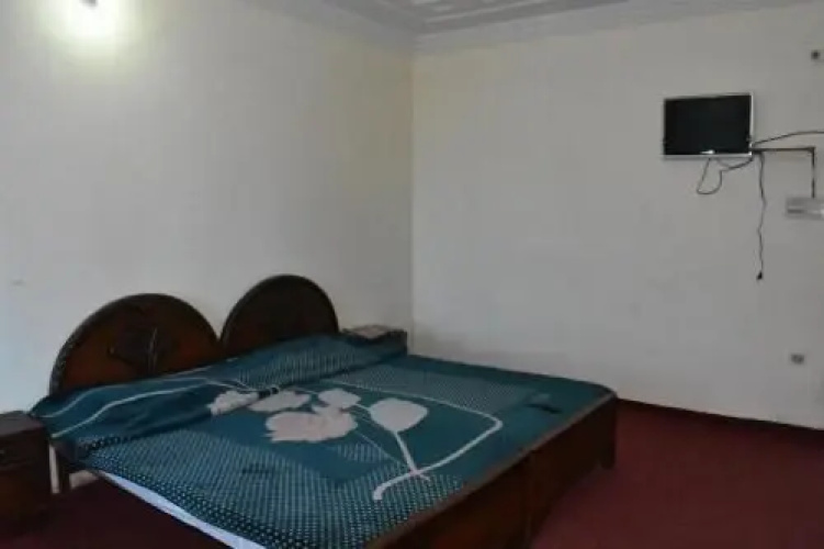 Deans Lodge Hotel & Restaurant