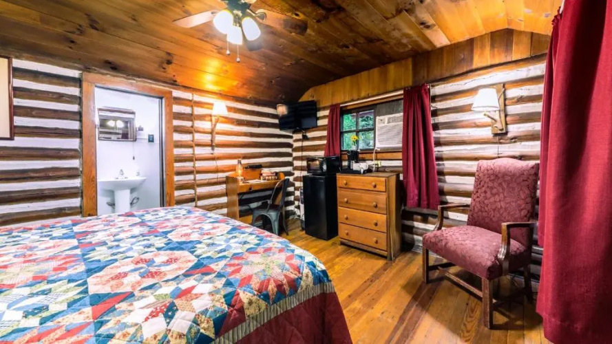Log Cabin Motor Court