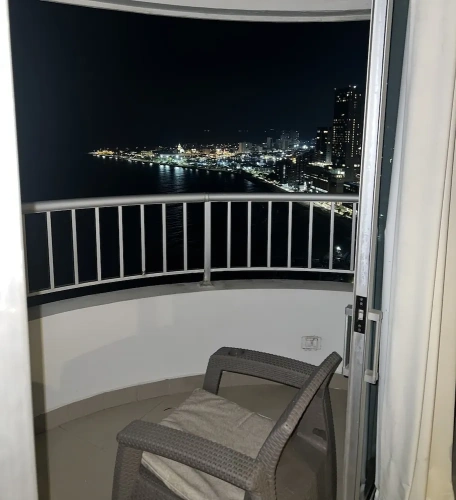 3 Bedrooms Apartment