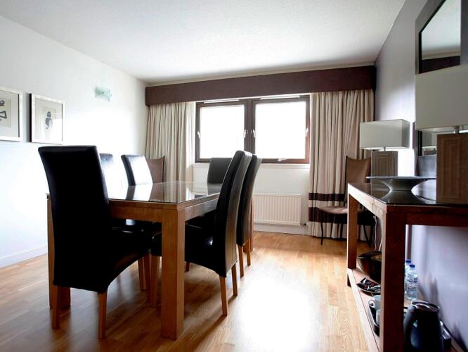 Stirling Court HotelOver view