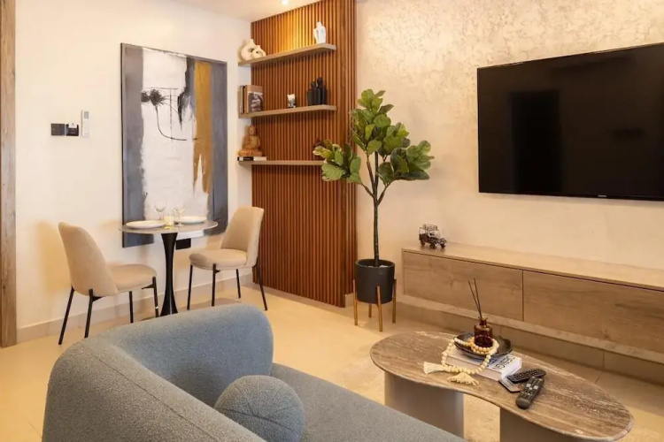 Belfast studio-Blue Waters Property.