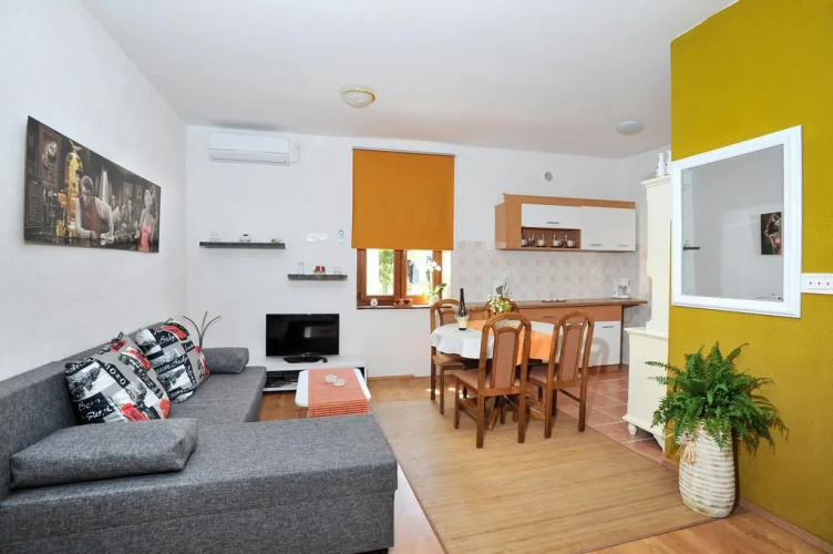 Apartment Doni