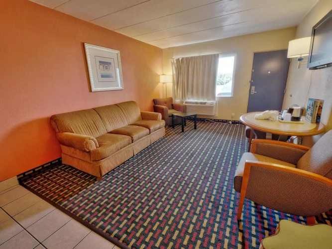 Seashire Inn & Suites