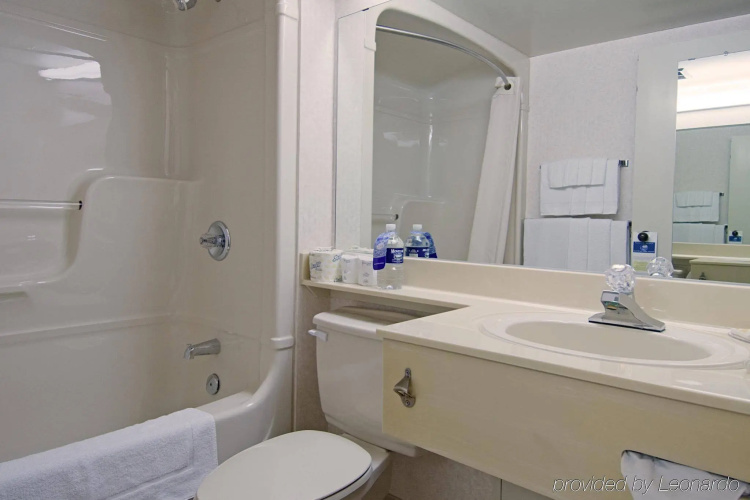 Comfort Inn Airport North Bay photo 10