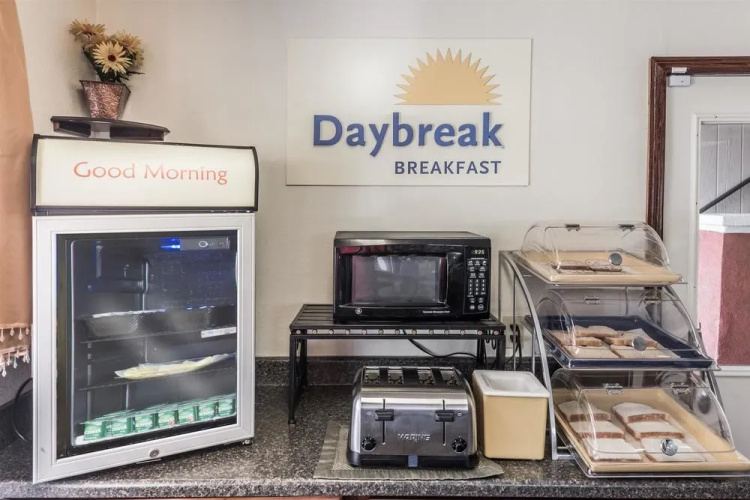 Days Inn Bloomington