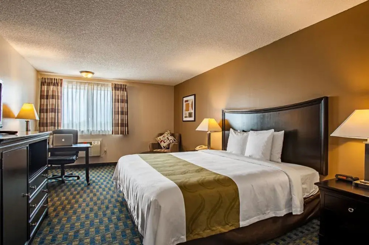 Quality Inn & Suites Pacific Seattle