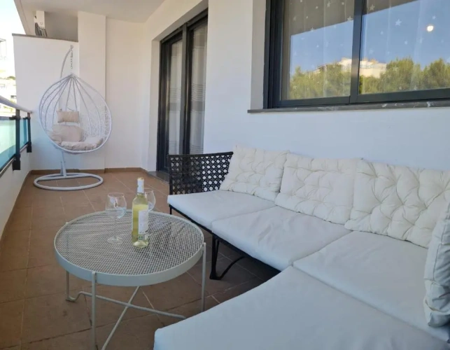 2 Bedrooms Apartment