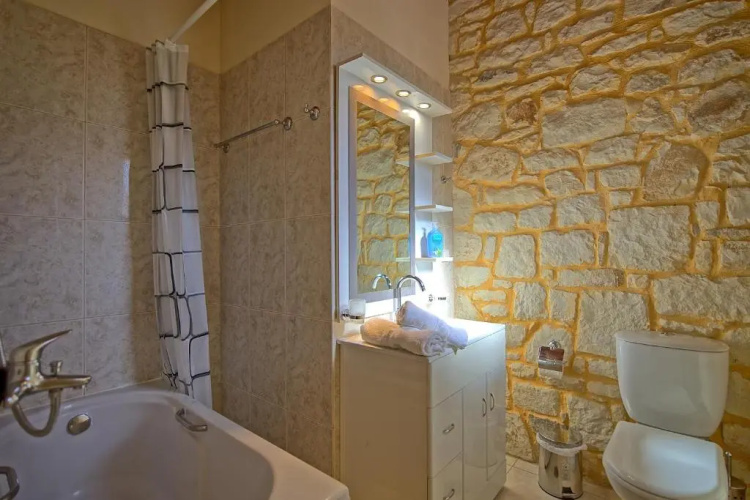 Villa Vrisses by MediterraneanVillas