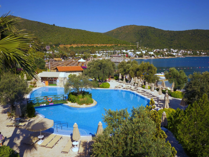 Izer Hotel Beach Club