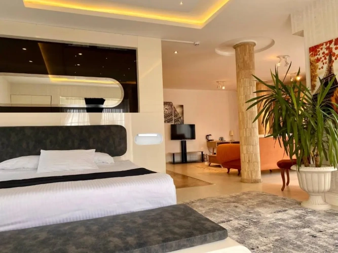 Deluxe Double Suite