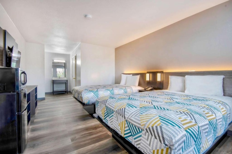 Deluxe Quadruple room