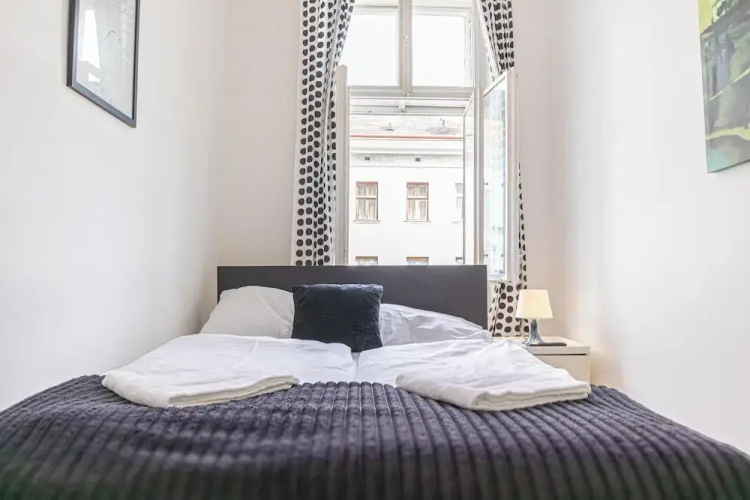 Private Room For Long Stay Stadthalle