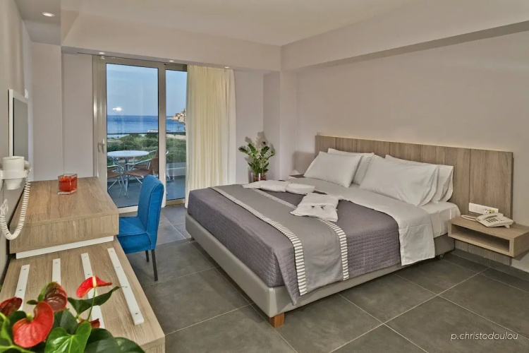 Parasol Luxury Hotel & Suites