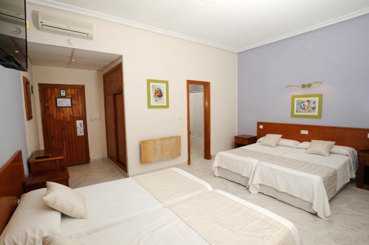 Standard Quadruple room