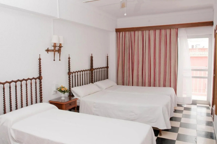 Hostal Ca's Bombu