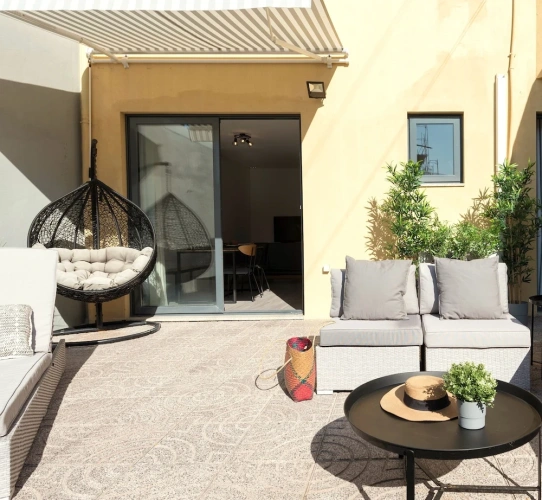 3 Bedrooms Apartment