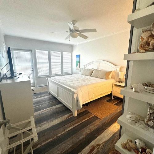 Beach Two Bedroom Villa by Redawning