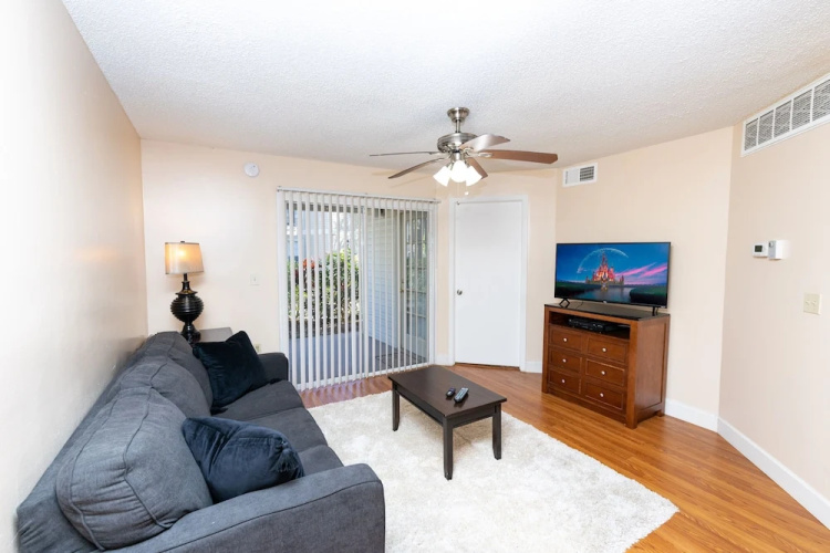 1972la 1 Bedroom Condo