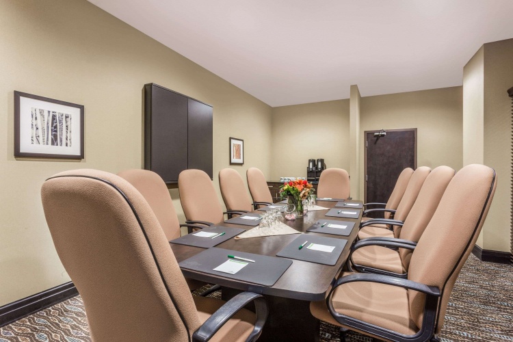 Wingate by Wyndham Regina photo 11