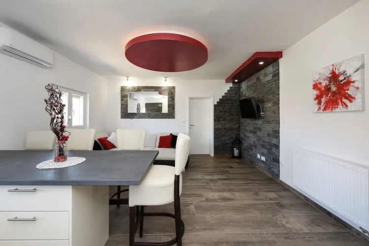 Grand Apartment