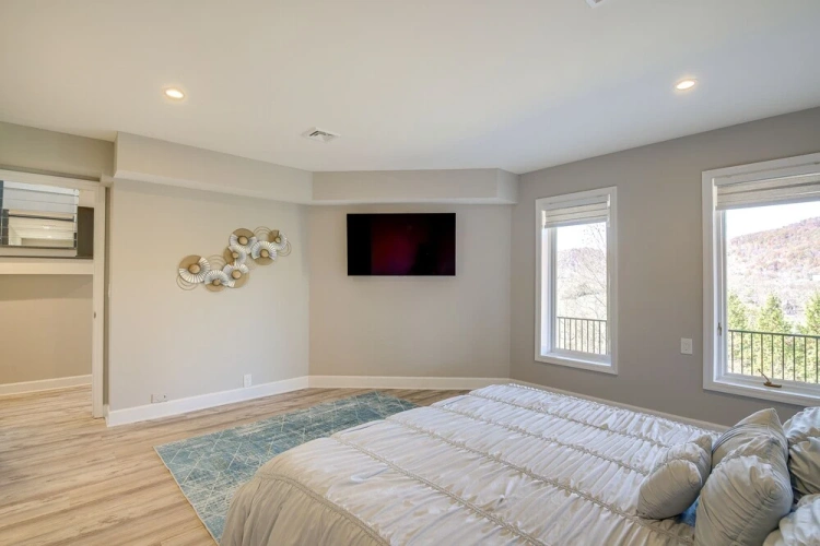 4 Bedrooms Villa