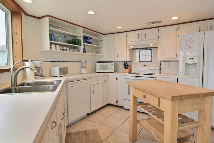 4 Bedrooms Cottage