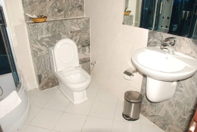 1 Bedroom Business room