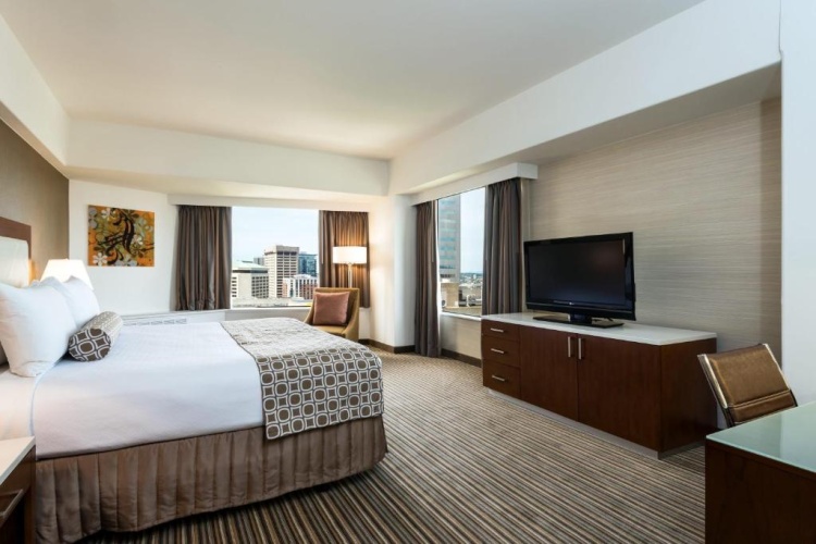 Double room with city view