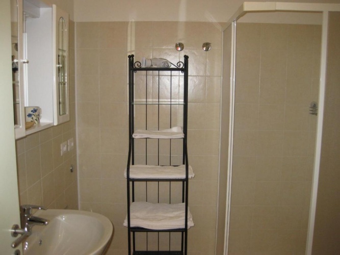 1 Bedroom Apartment with lake view