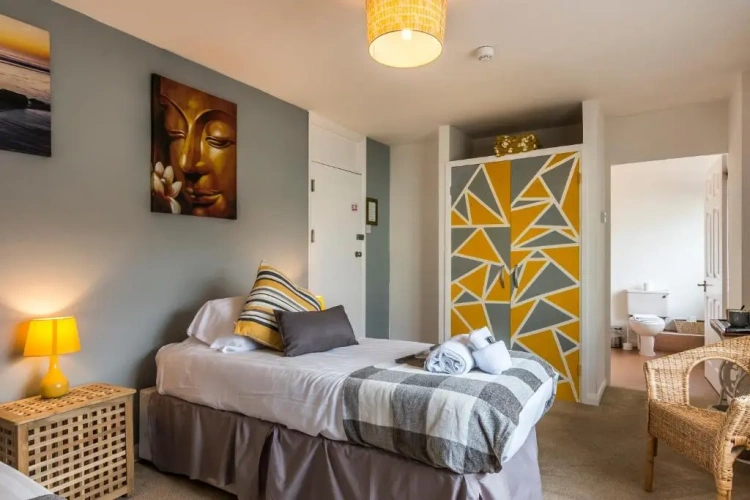Standard Twin room