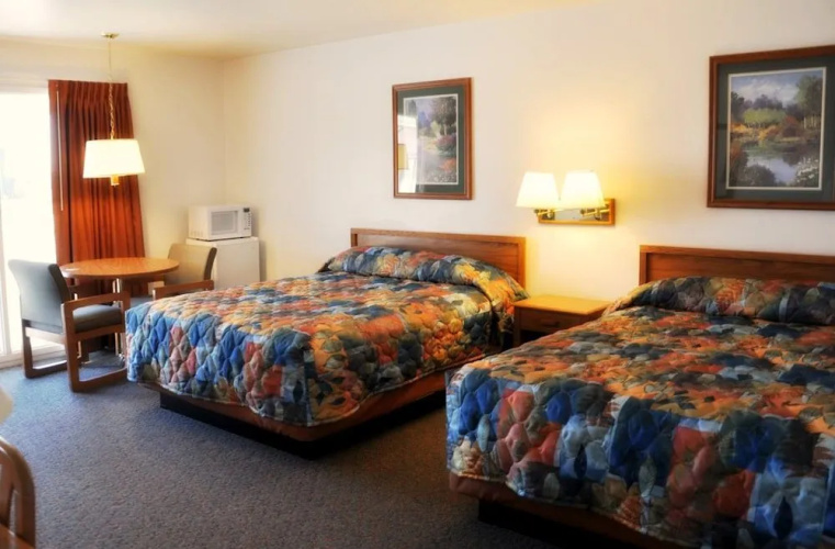 Trade Winds Motel