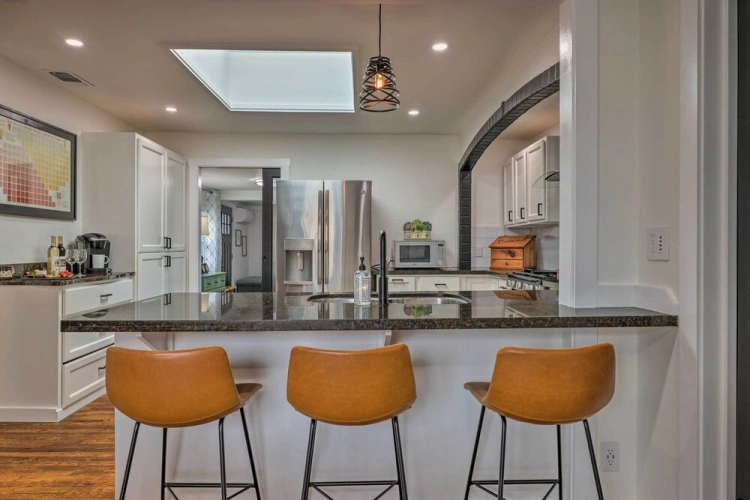 4 Bedrooms Cottage