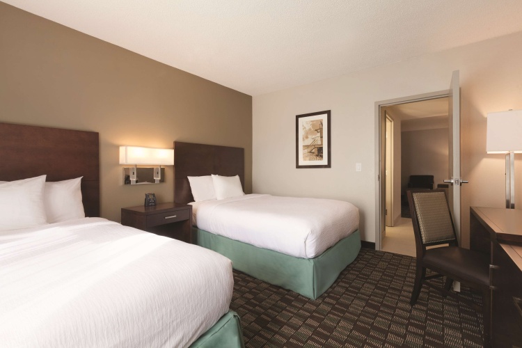 Embassy Suites by Hilton Jacksonville Baymeadows photo 6
