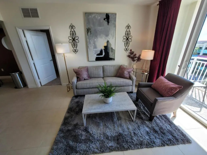 2br2bd, Downtown, Cal King