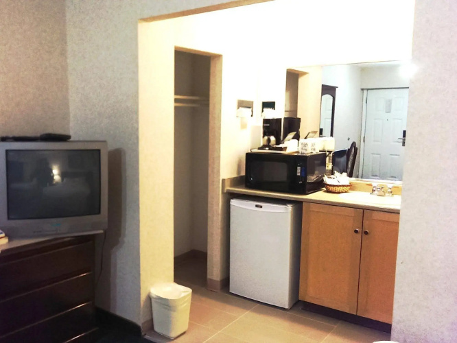 Magnuson Hotel Grace Inn