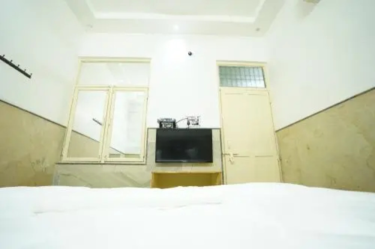 Sharda Hotel