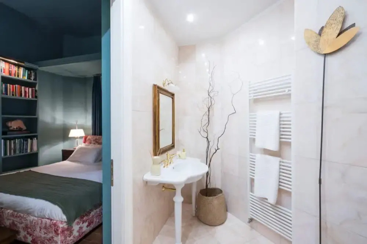 Charming 1BR Suite in Revislate