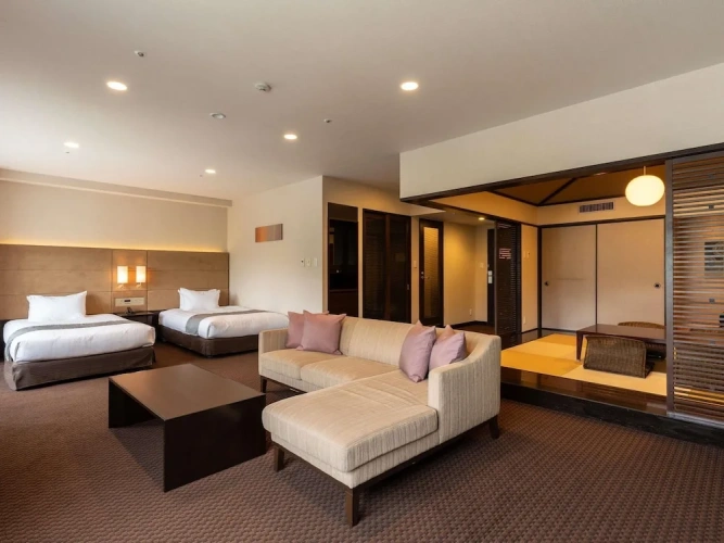 Standard Twin Suite with mountain view