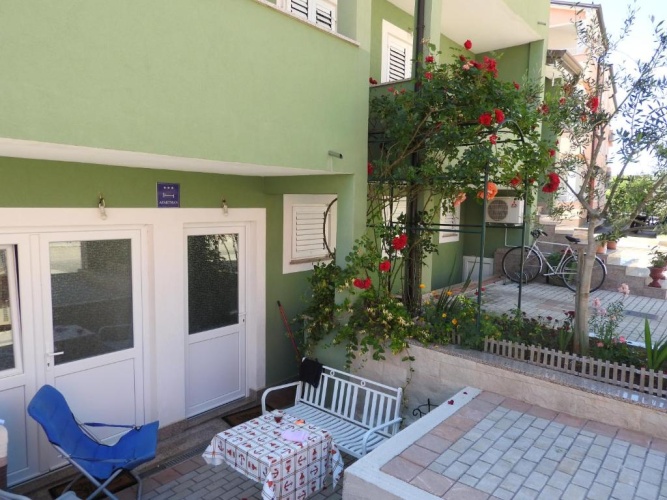 1 Bedroom Apartment