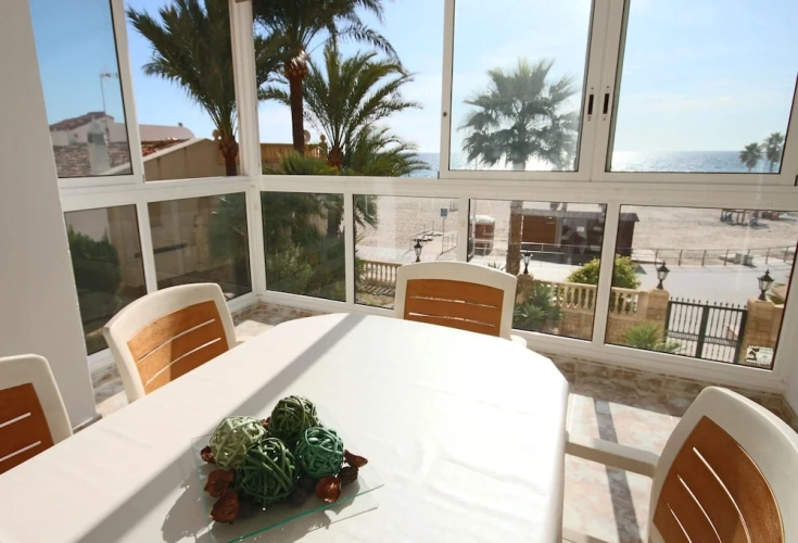 3 Bedrooms Apartment
