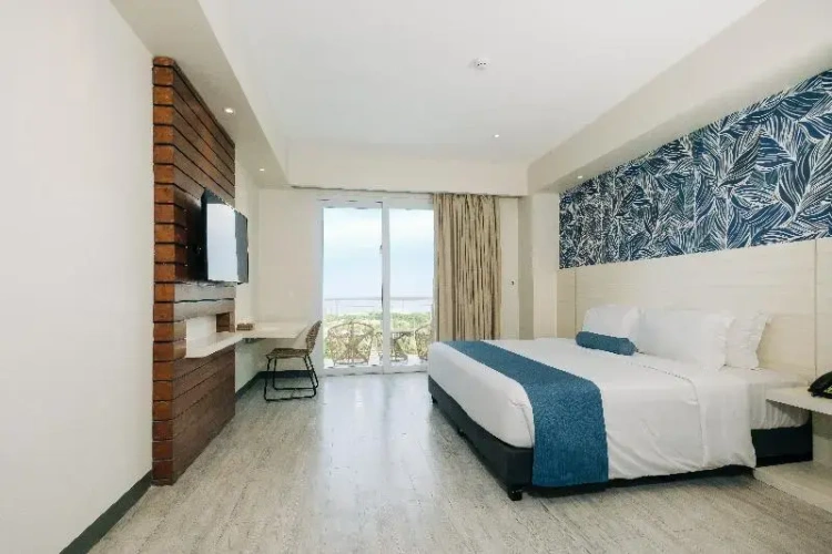 Premier Double room with balcony and with city view