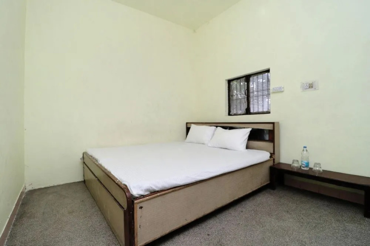 Spot on 41126 Shri Krishankripa Guest House